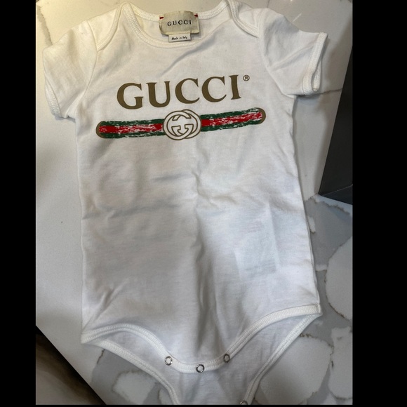 **SOLD**Baby Gucci Gift Set - Picture 12 of 12
